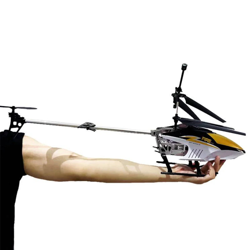 Helicóptero Rc com controle remoto drone ao ar livre.